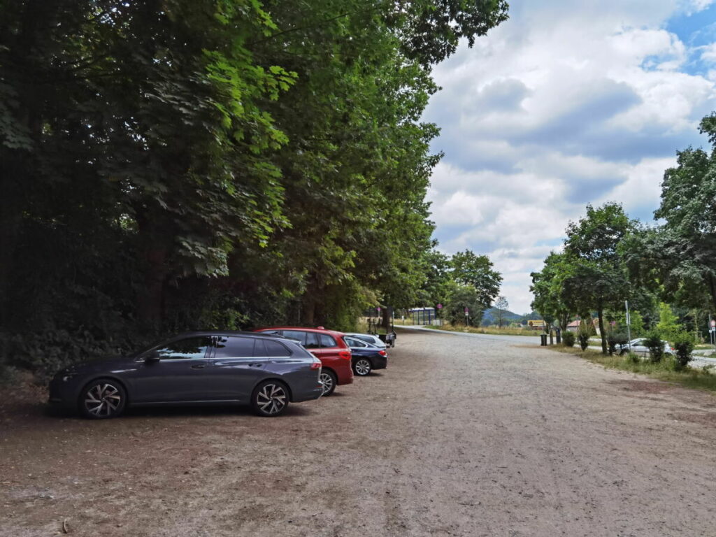 Das ist der offizielle Felsenmeer Parkplatz in Lautertal